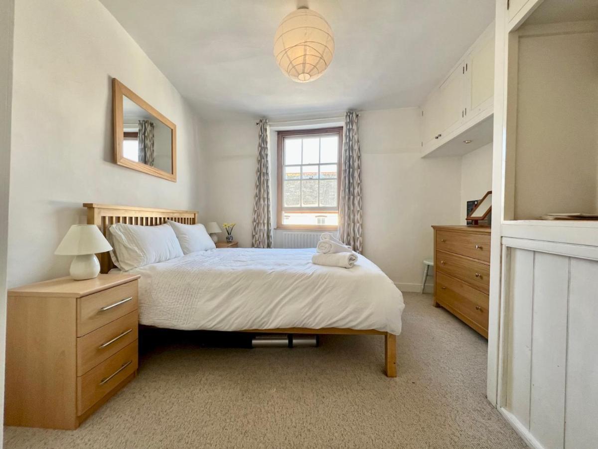 Pass The Keys 64 Church Street Characterful 2-Bed Cottage In The Heart Of Town Кингсбридж Экстерьер фото