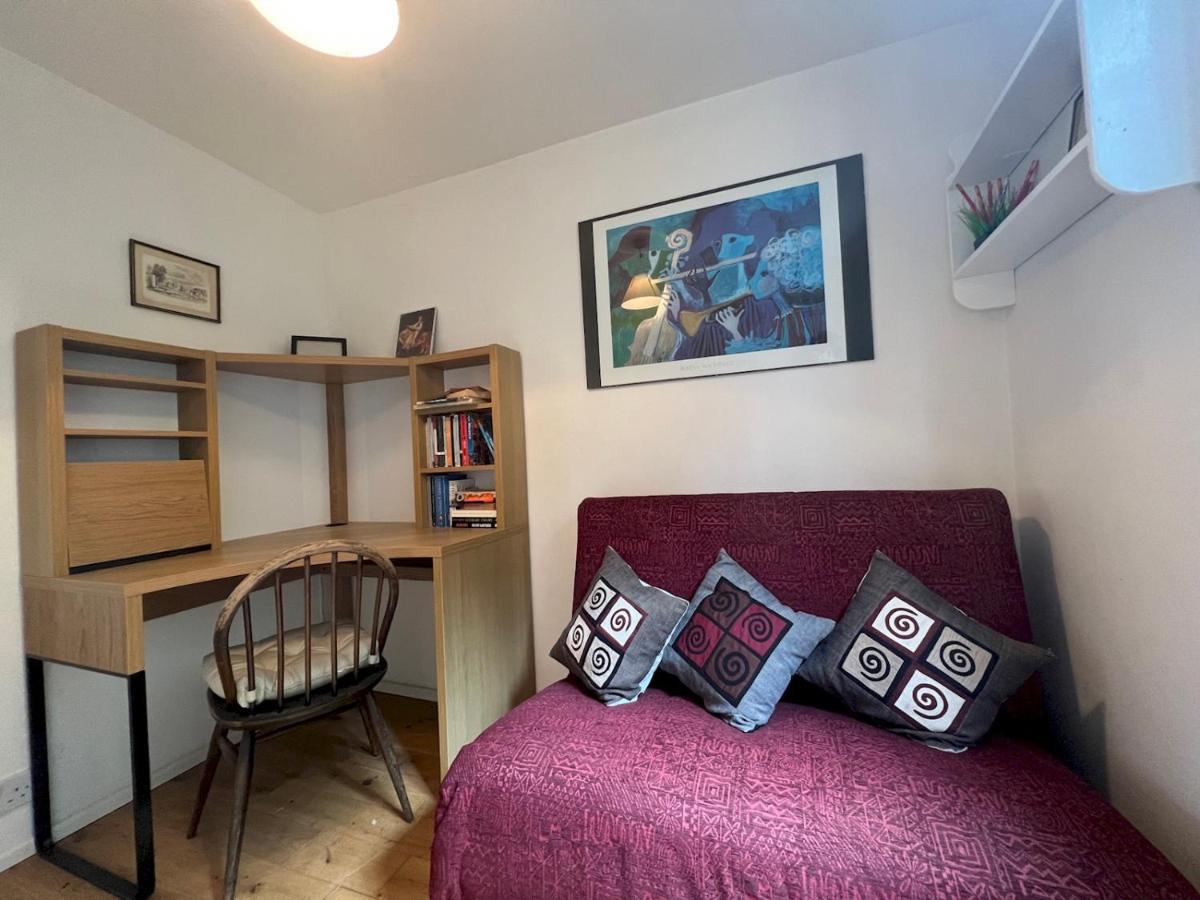 Pass The Keys 64 Church Street Characterful 2-Bed Cottage In The Heart Of Town Кингсбридж Экстерьер фото