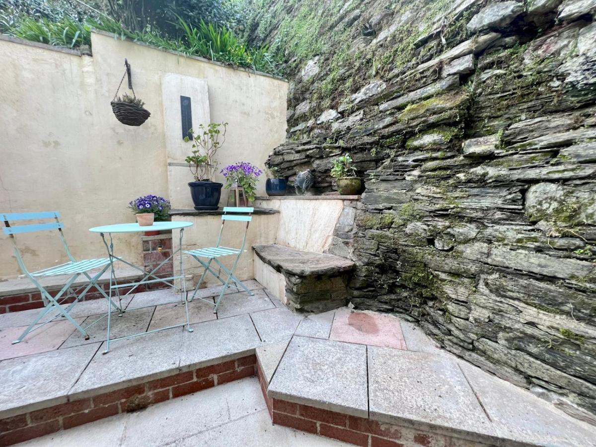 Pass The Keys 64 Church Street Characterful 2-Bed Cottage In The Heart Of Town Кингсбридж Экстерьер фото